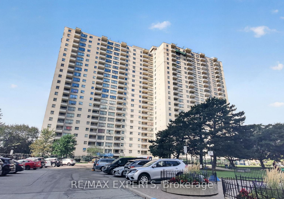 390-dixon-road-toronto-etobicoke-ontario-w13752172