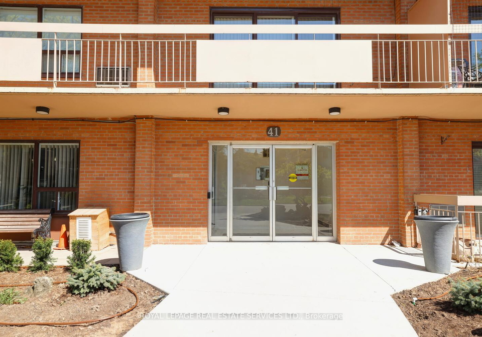 41-lake-shore-drive-toronto-etobicoke-ontario-w13752300