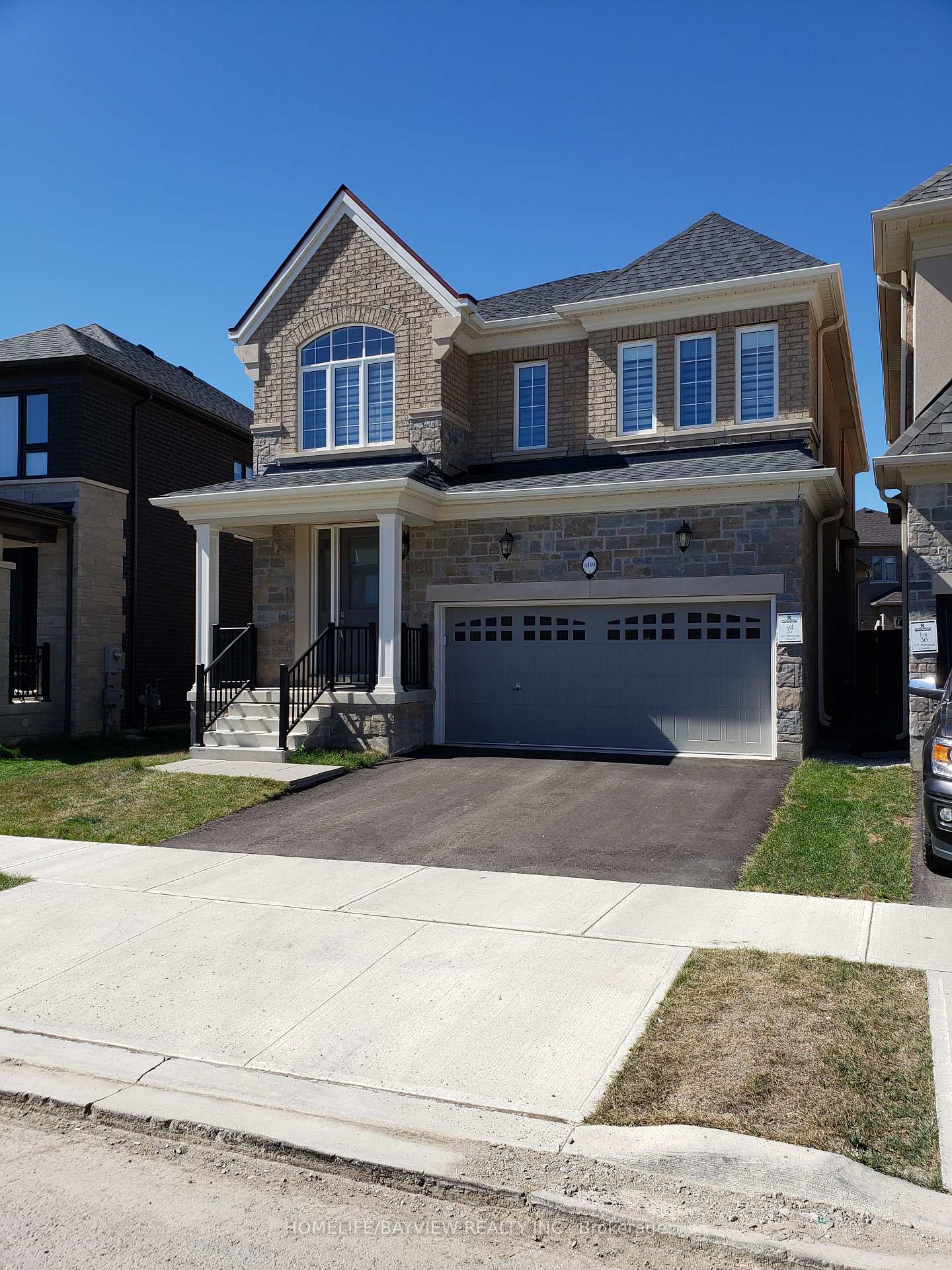 4169-hillsborough-crescent-oakville-ontario-w13752862