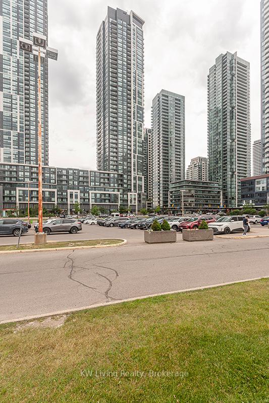 4065-brickstone-mews-mississauga-ontario-w13753002