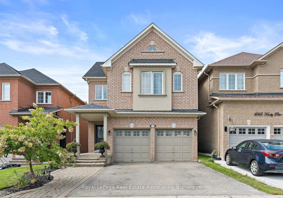 1069-knotty-pine-grove-mississauga-ontario-w13753126