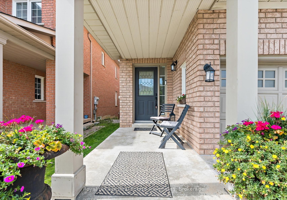 1069-knotty-pine-grove-mississauga-ontario-w13753126