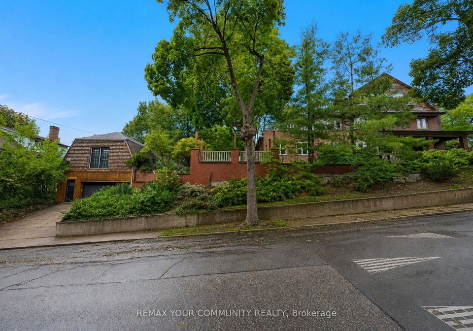 62-indian-grove-toronto-toronto-ontario-w13753446