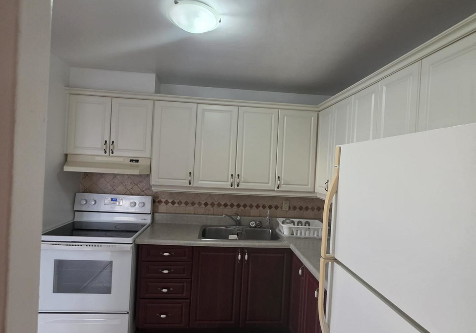2345-confederation-parkway-mississauga-ontario-w13753732