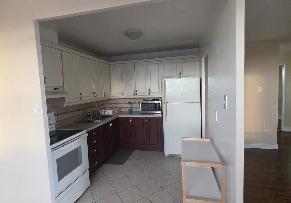 2345-confederation-parkway-mississauga-ontario-w13753732