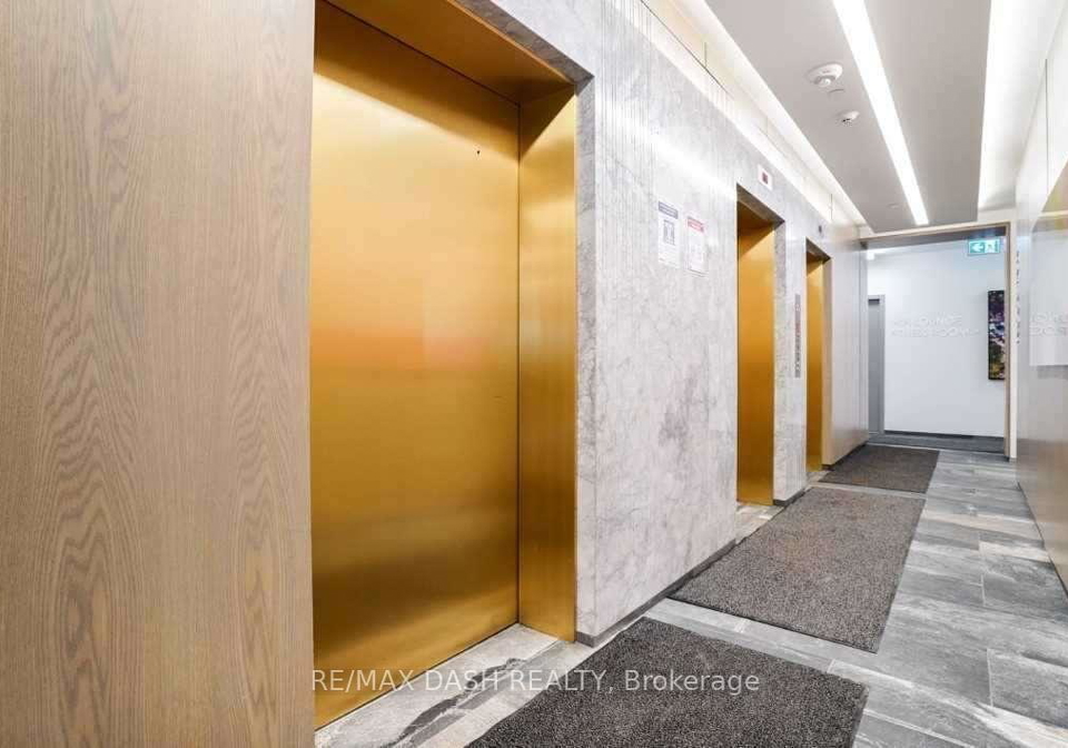 20-thomas-riley-road-toronto-etobicoke-ontario-w13753862