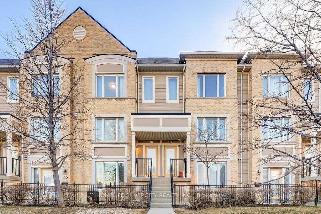 60-fairwood-circle-brampton-ontario-w13753882