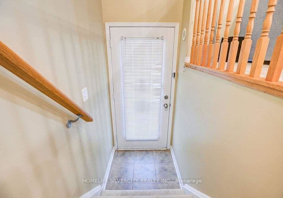 60-fairwood-circle-brampton-ontario-w13753882