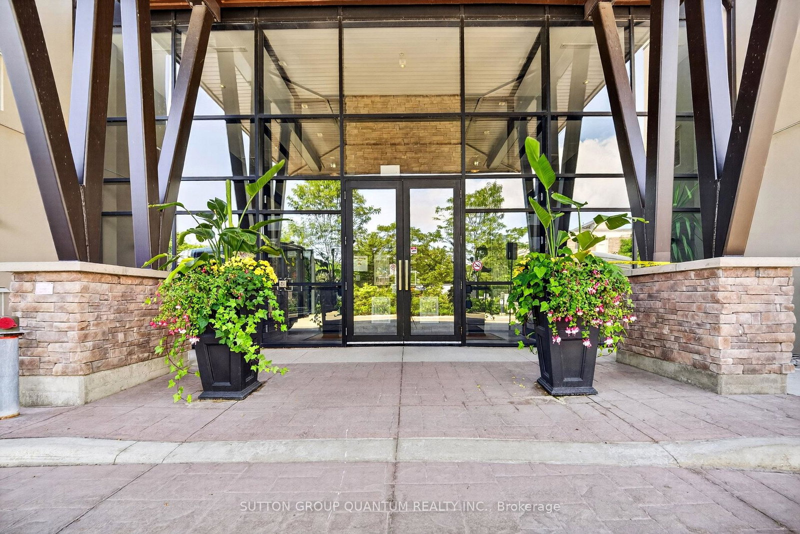 128-garden-drive-oakville-ontario-w13754098
