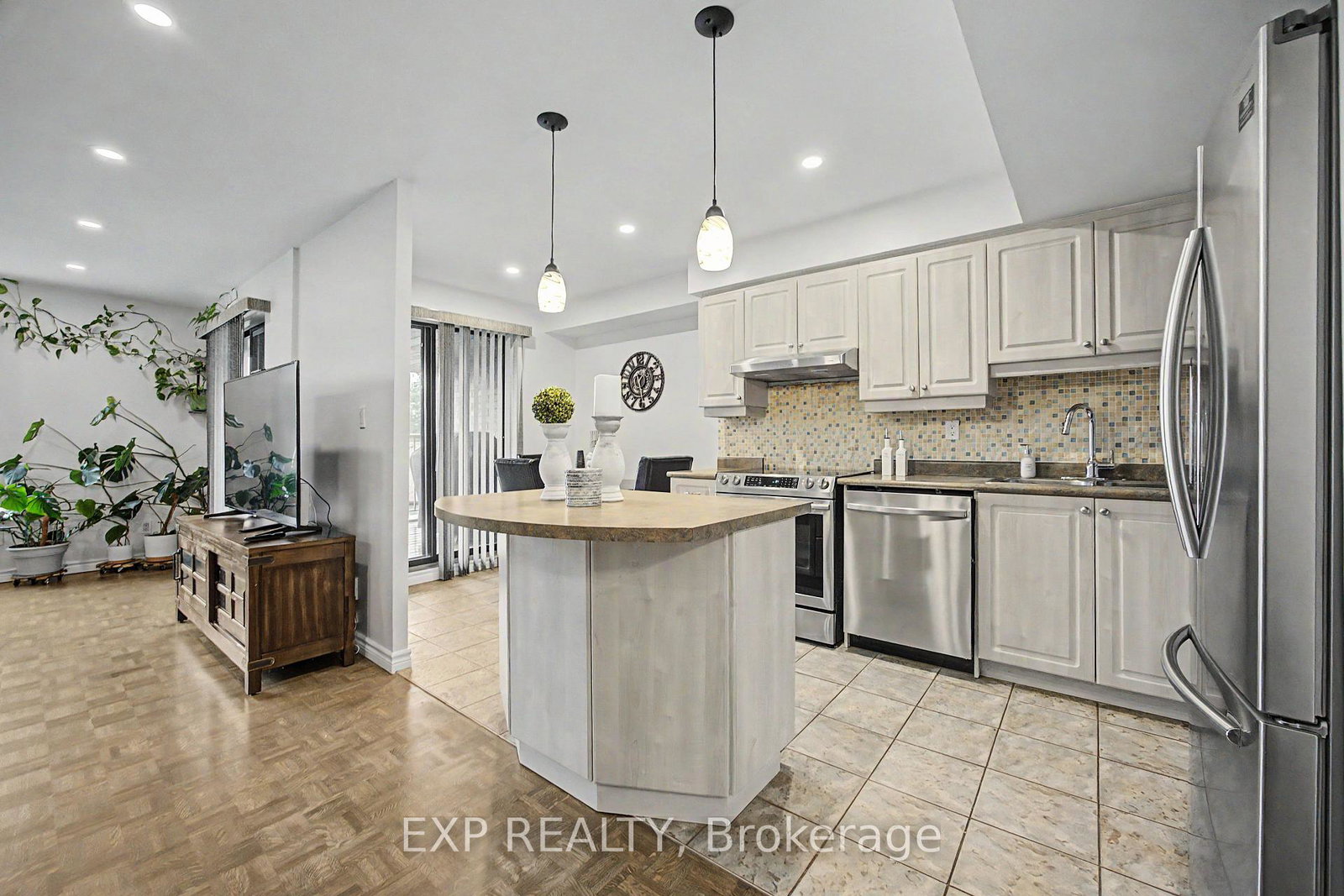 1000-cedarglen-gate-mississauga-ontario-w13754276