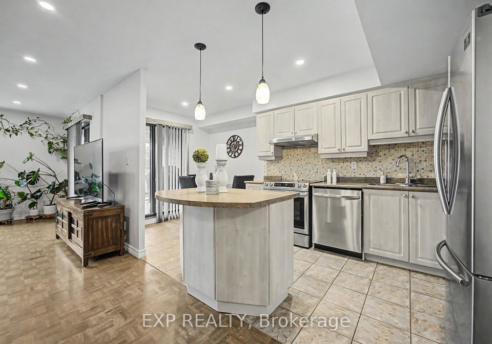 1000-cedarglen-gate-mississauga-ontario-w13754276