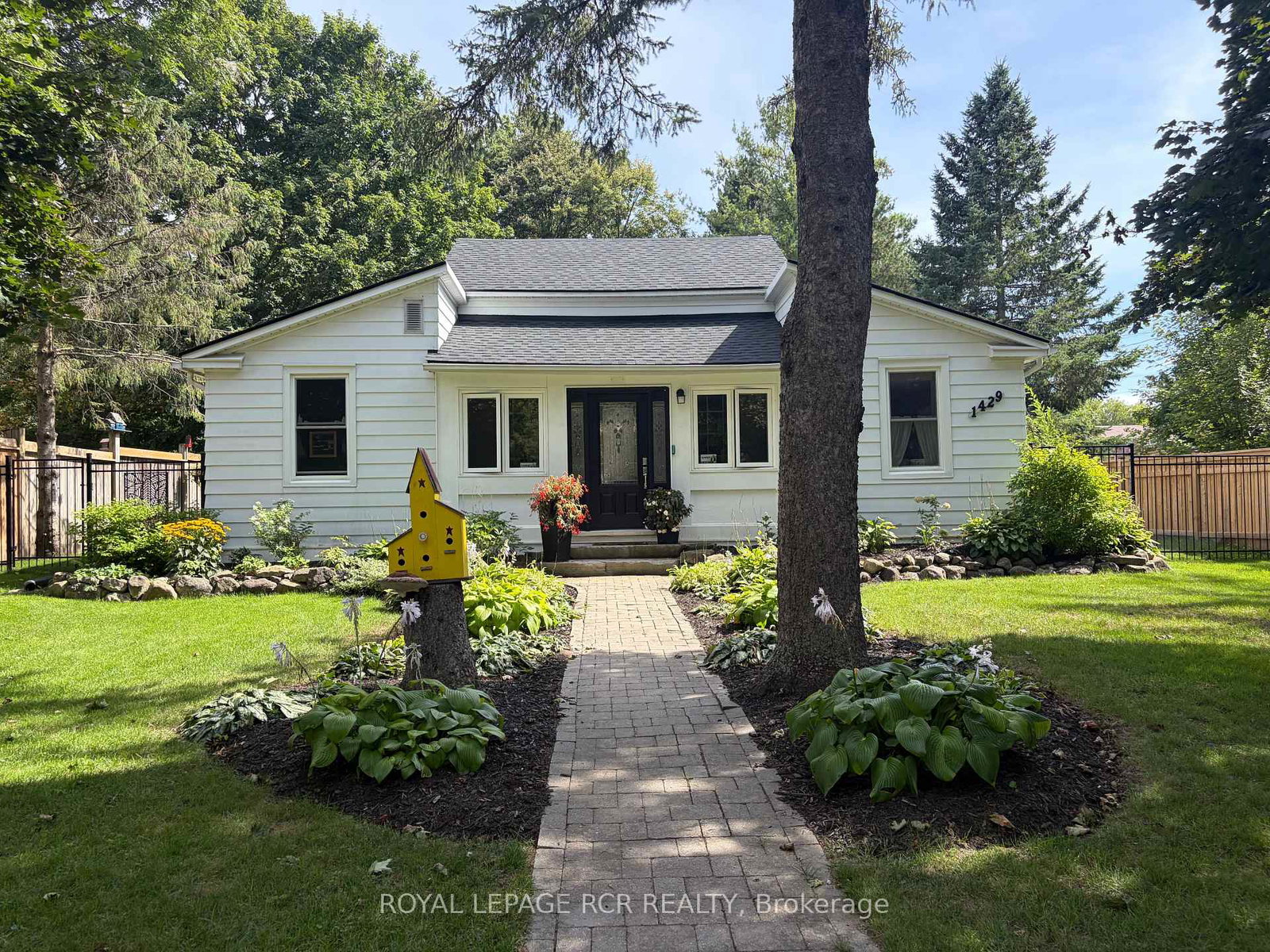 1429-queen-street-caledon-ontario-w13754344