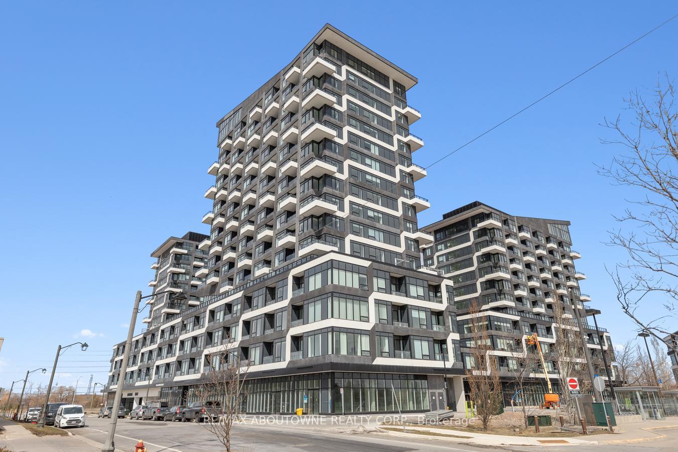 2481-taunton-road-oakville-ontario-w13754392