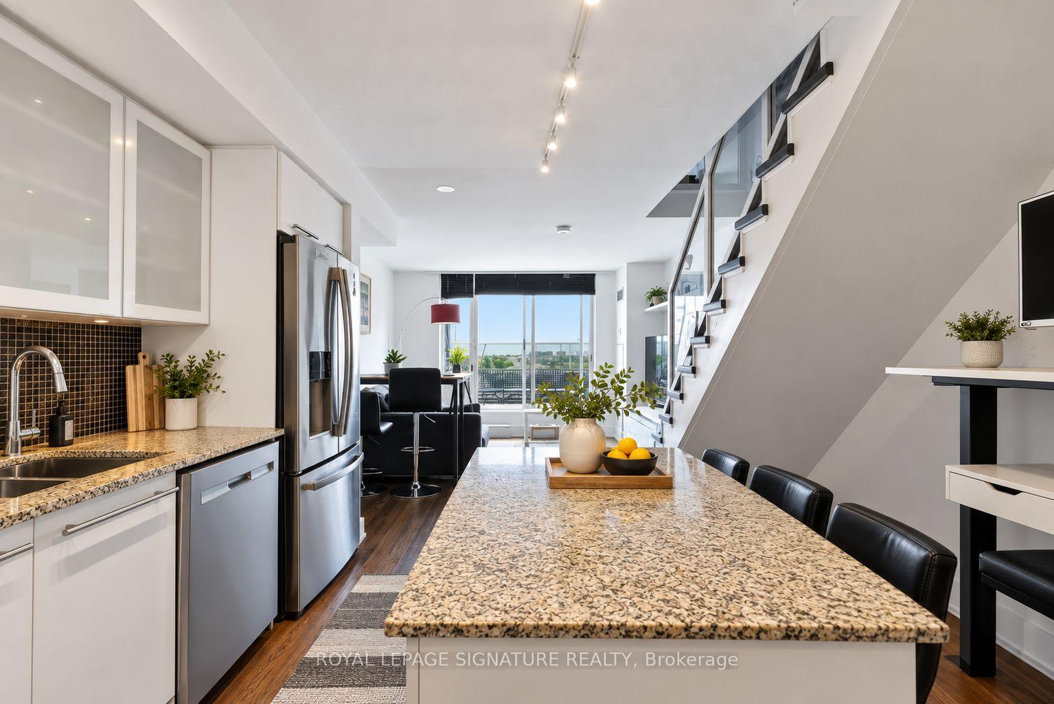 1040-the-queensway-toronto-etobicoke-ontario-w13754520