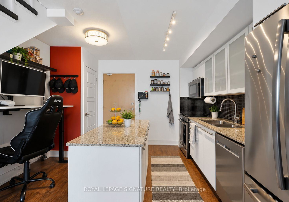 1040-the-queensway-toronto-etobicoke-ontario-w13754520
