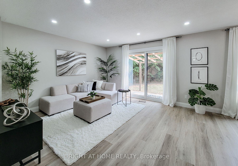 3574-autumnleaf-crescent-mississauga-ontario-w13754528
