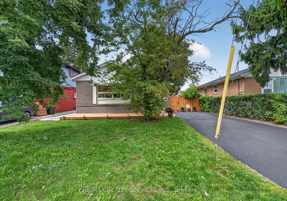 8-leneck-avenue-brampton-ontario-w13754666