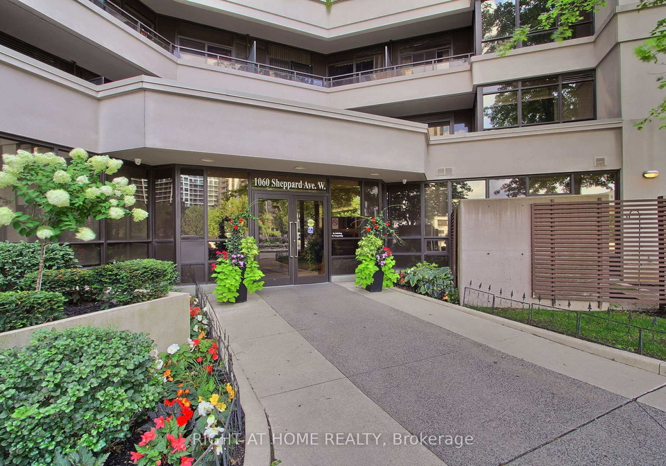 1060-sheppard-avenue-w-toronto-york-ontario-w13754864