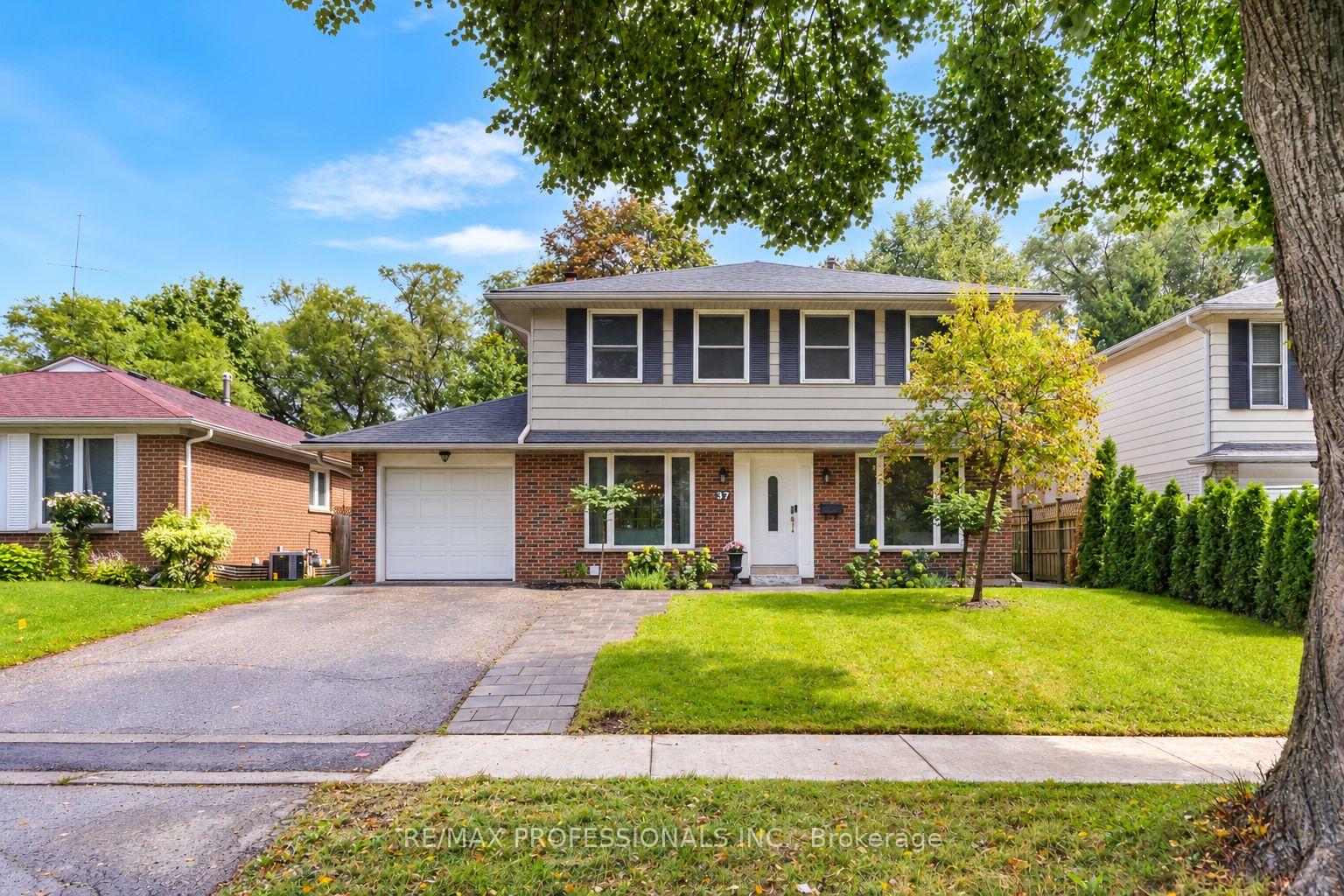 37-birchleaf-crescent-toronto-etobicoke-ontario-w13754952