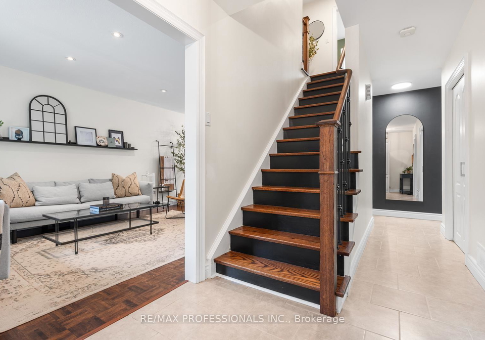 37-birchleaf-crescent-toronto-etobicoke-ontario-w13754952