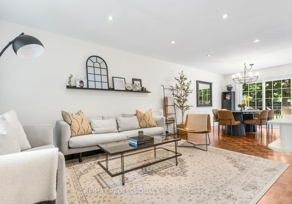 37-birchleaf-crescent-toronto-etobicoke-ontario-w13754952