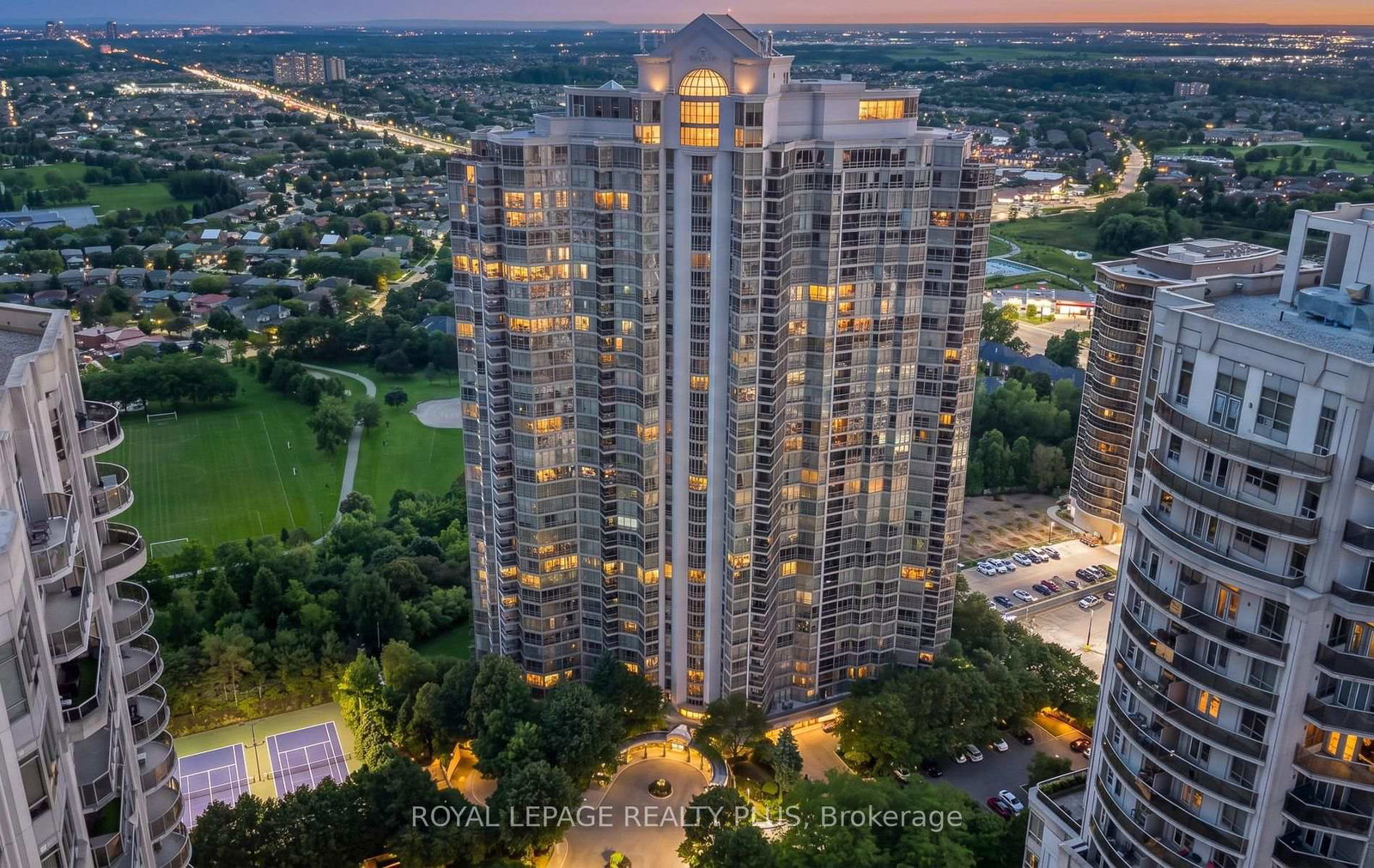 45-kingsbridge-garden-circle-mississauga-ontario-w13754958