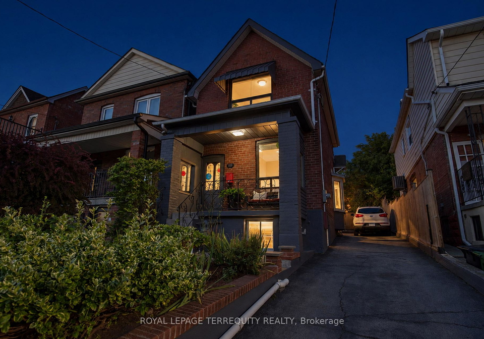211-blackthorn-avenue-e-toronto-toronto-ontario-w13755026