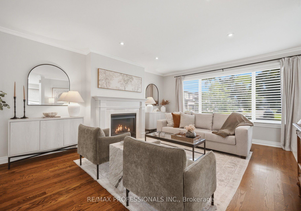 8-beaverbrook-avenue-toronto-etobicoke-ontario-w13755434