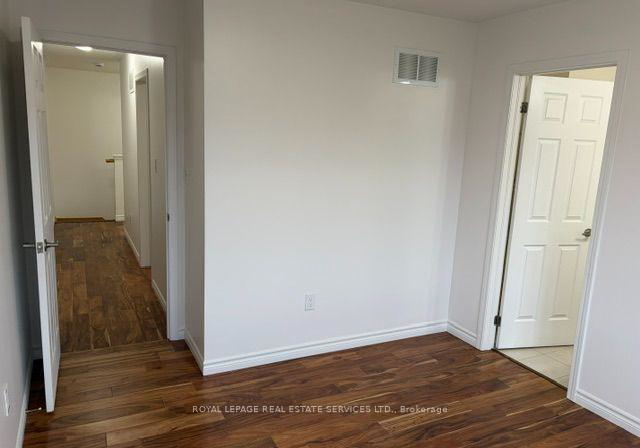 1625-gainer-crescent-milton-ontario-w13755590