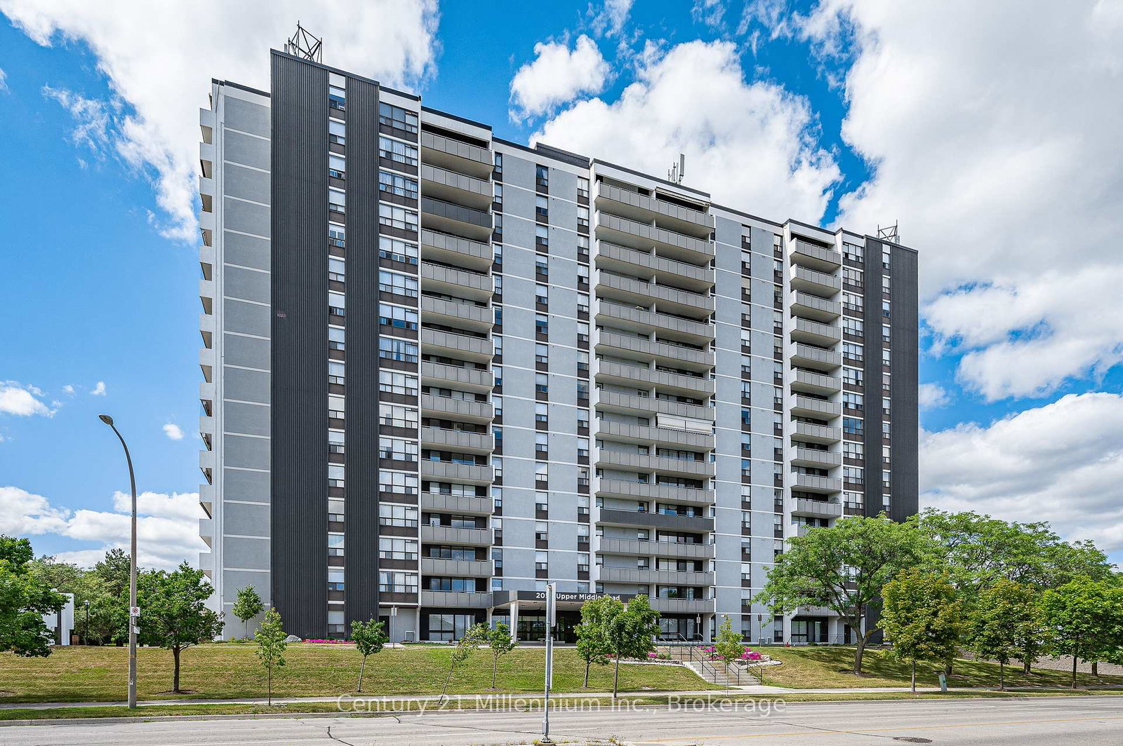 2055-upper-middle-road-burlington-ontario-w13755656