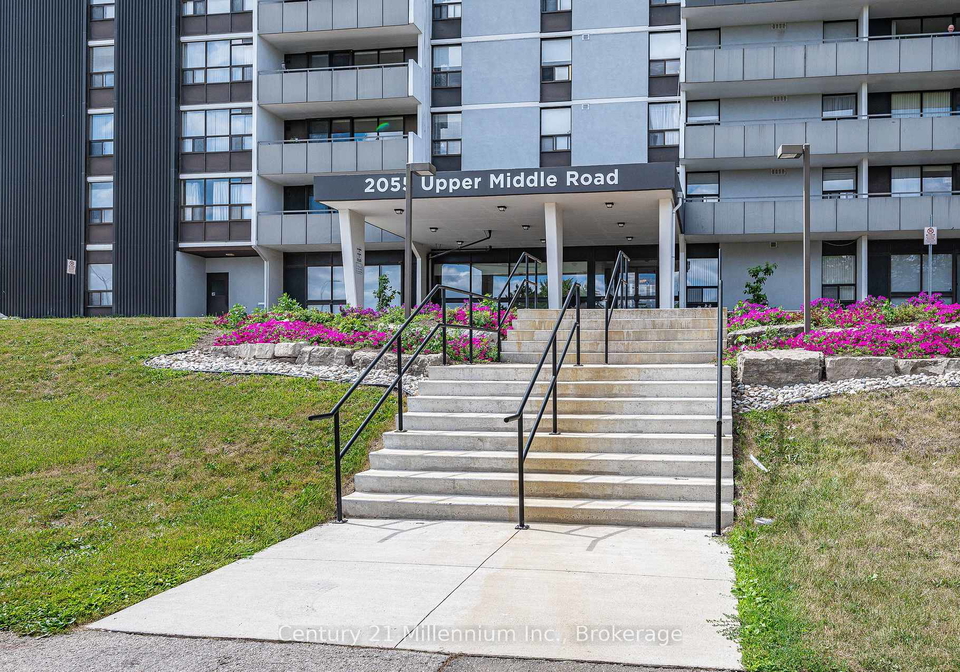 2055-upper-middle-road-burlington-ontario-w13755656