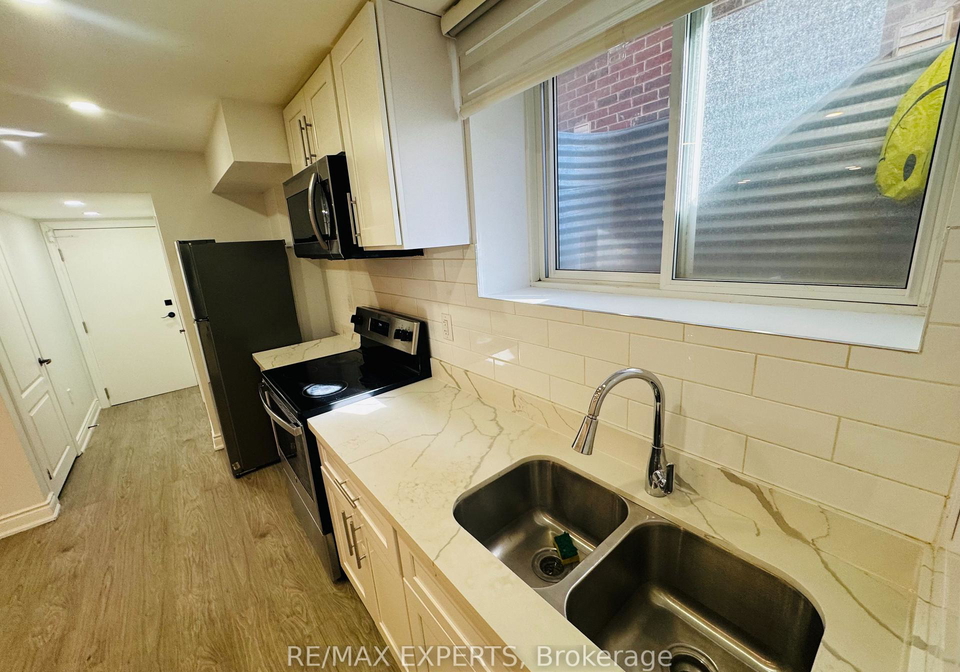 117-baffin-crescent-brampton-ontario-w13755662
