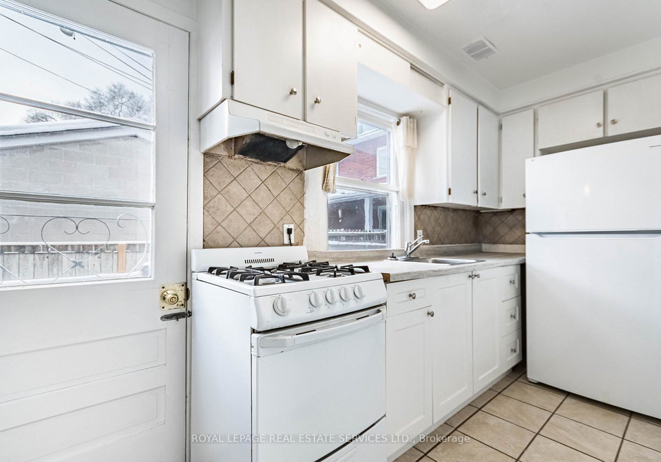 740-lansdowne-avenue-toronto-toronto-ontario-w13755698