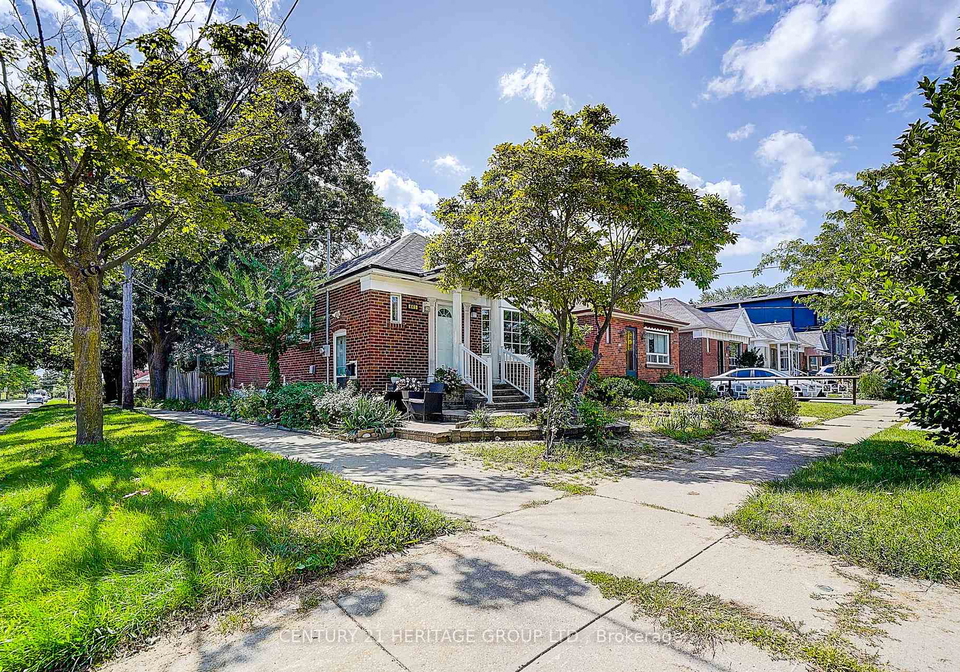 441-rimilton-avenue-toronto-etobicoke-ontario-w13756130