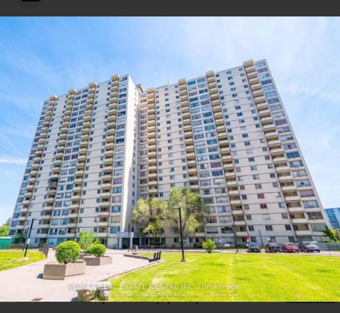 320-dixon-road-e-toronto-etobicoke-ontario-w13756398