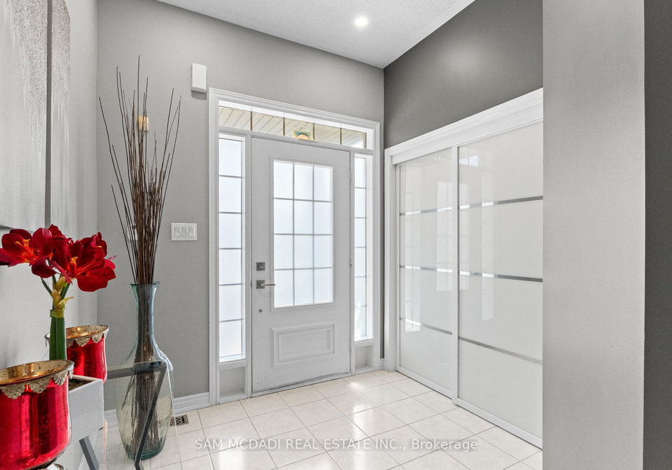 195-holmes-crescent-milton-ontario-w13756642