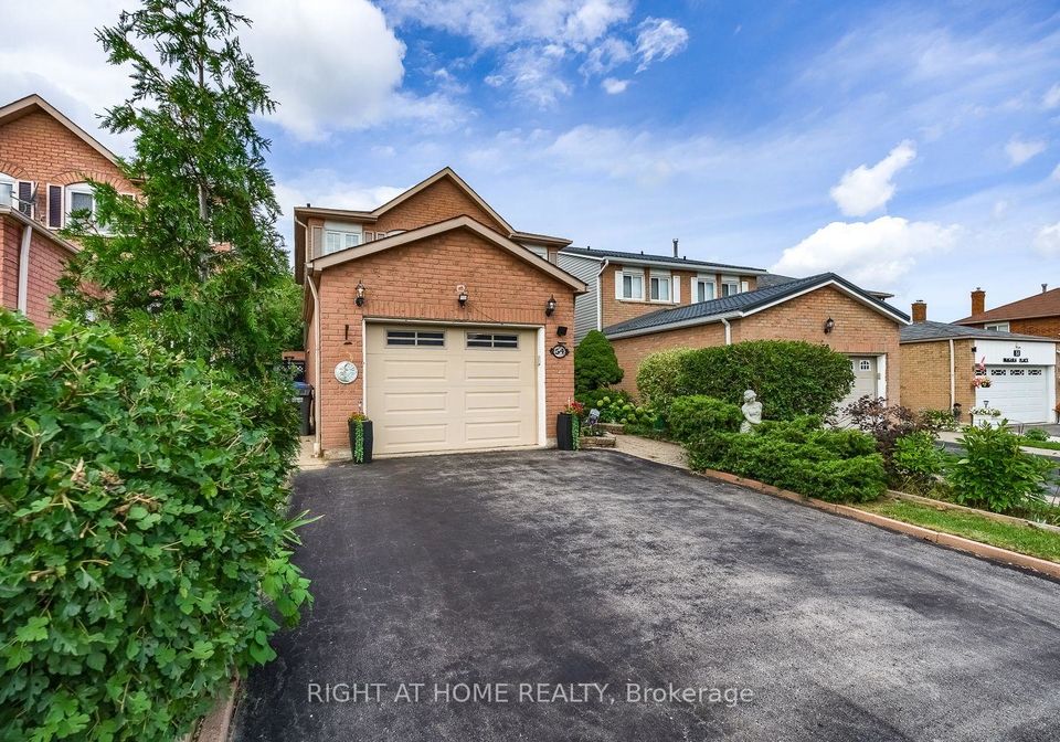 54-niagara-place-brampton-ontario-w13757310