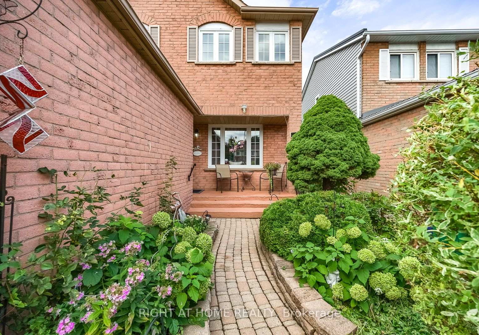 54-niagara-place-brampton-ontario-w13757310