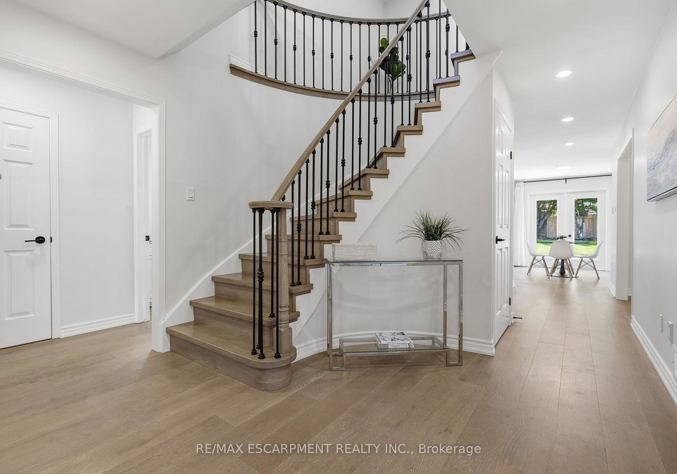 551-deerhurst-drive-burlington-ontario-w13757526