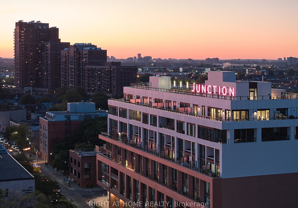 2720-dundas-street-w-toronto-toronto-ontario-w13758296