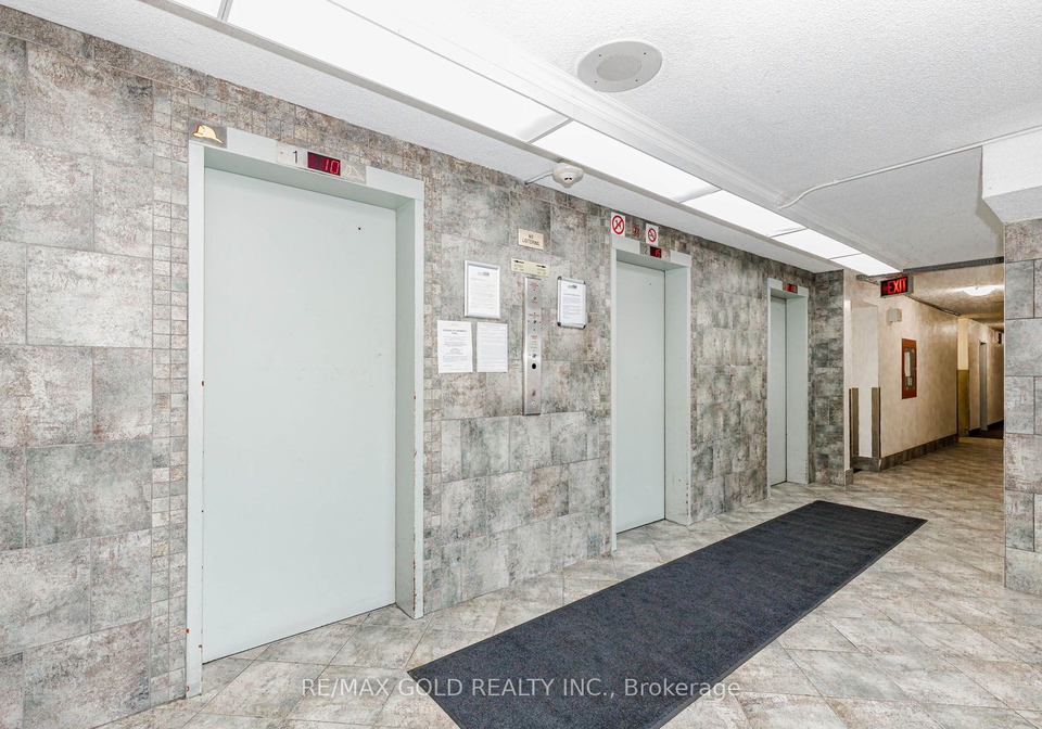 17-knightsbridge-road-brampton-ontario-w13758300