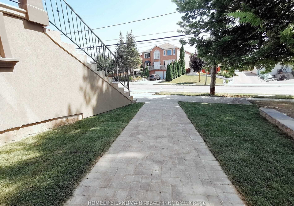288-maple-leaf-drive-toronto-north-york-ontario-w13758320
