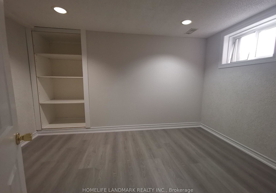 288-maple-leaf-drive-toronto-north-york-ontario-w13758320