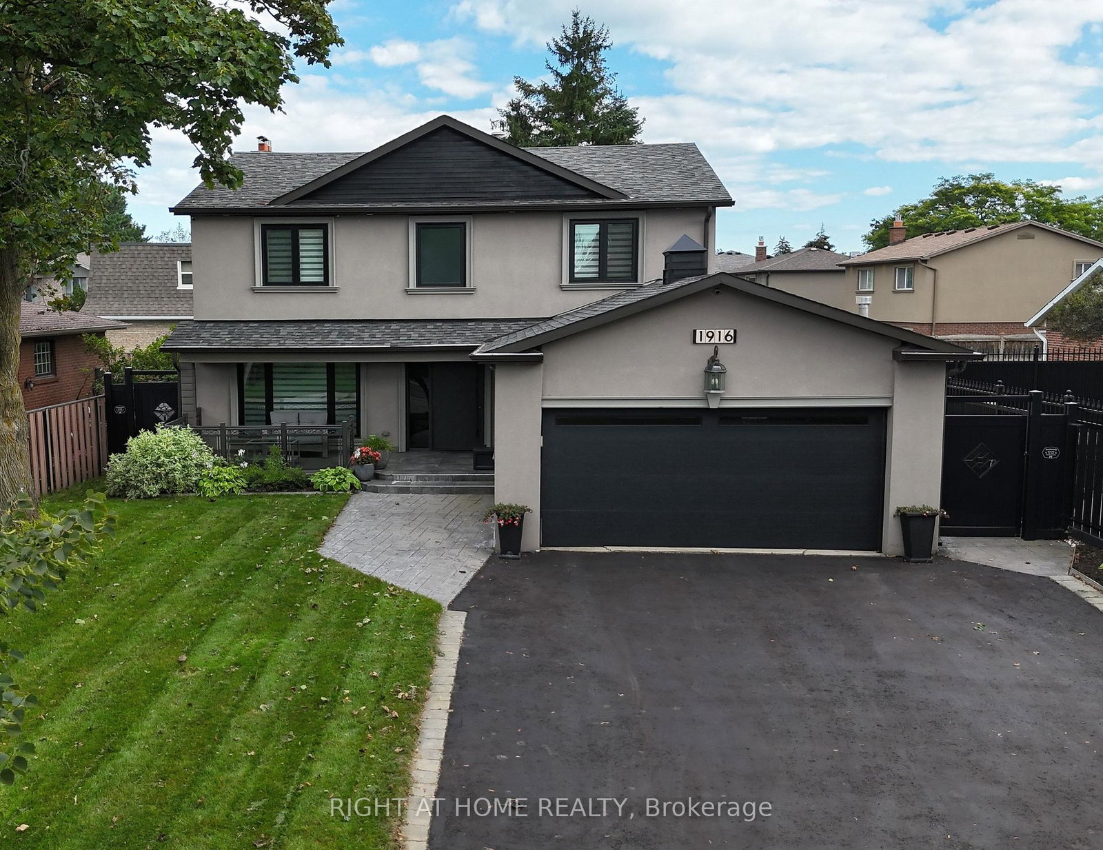 1916-pagehurst-court-mississauga-ontario-w13758462