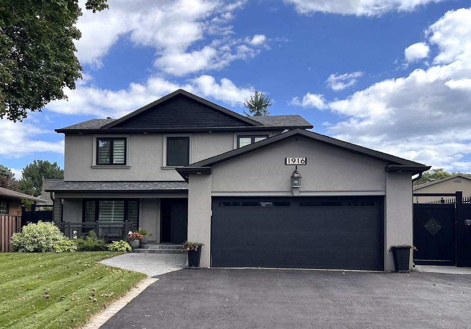 1916-pagehurst-court-mississauga-ontario-w13758462