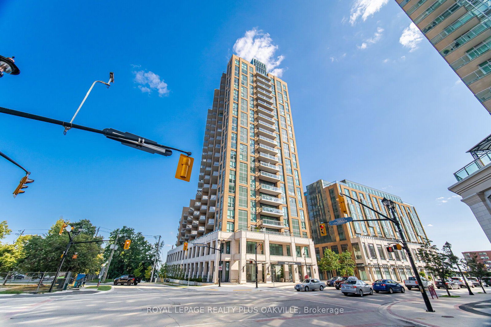 2060-lakeshore-road-burlington-ontario-w13758518
