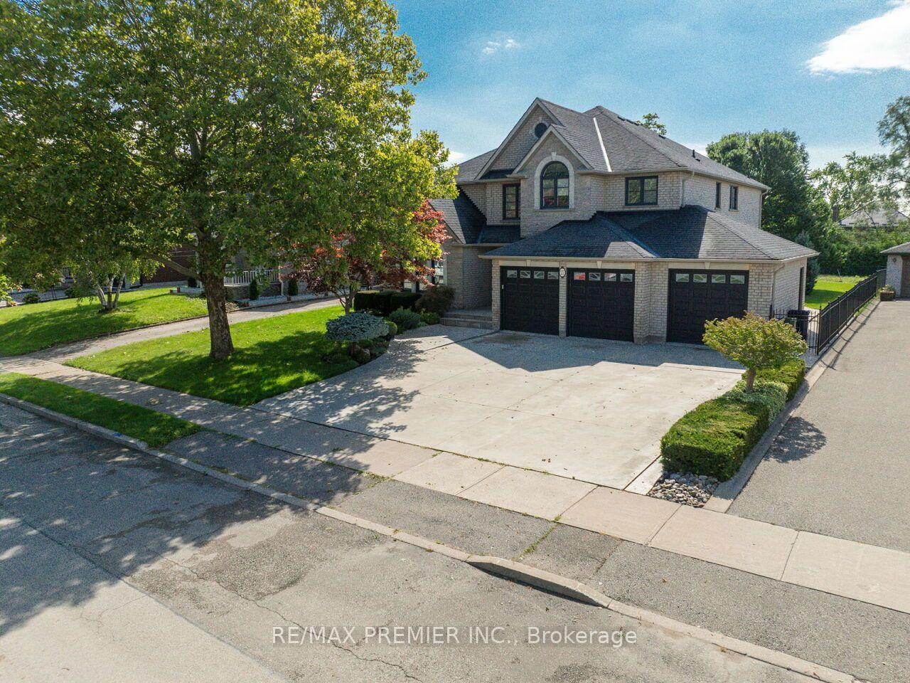 27-gaydon-avenue-toronto-york-ontario-w13758586