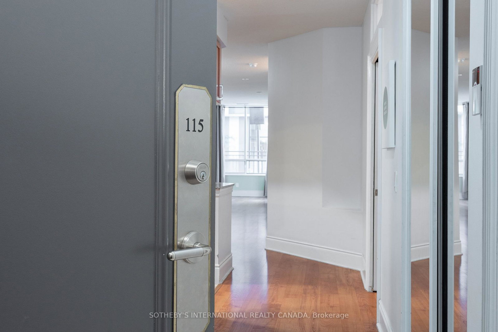 5233-dundas-street-toronto-etobicoke-ontario-w13758632