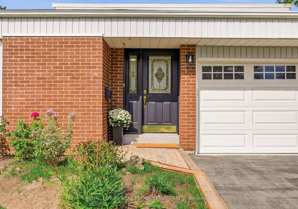 60-bowshelm-court-mississauga-ontario-w13758716