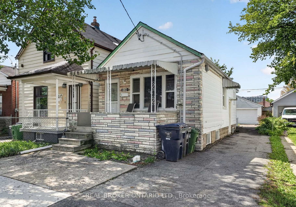 238-chambers-avenue-toronto-toronto-ontario-w13759148